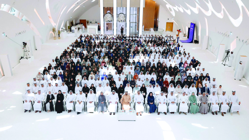 الموسم الحالي سيكون أنجح وأفضل موسم حكومي في الأداء والإنجاز محمد بن راشد خلال اللقاء السنوي مع فريق عمله. من المصدر