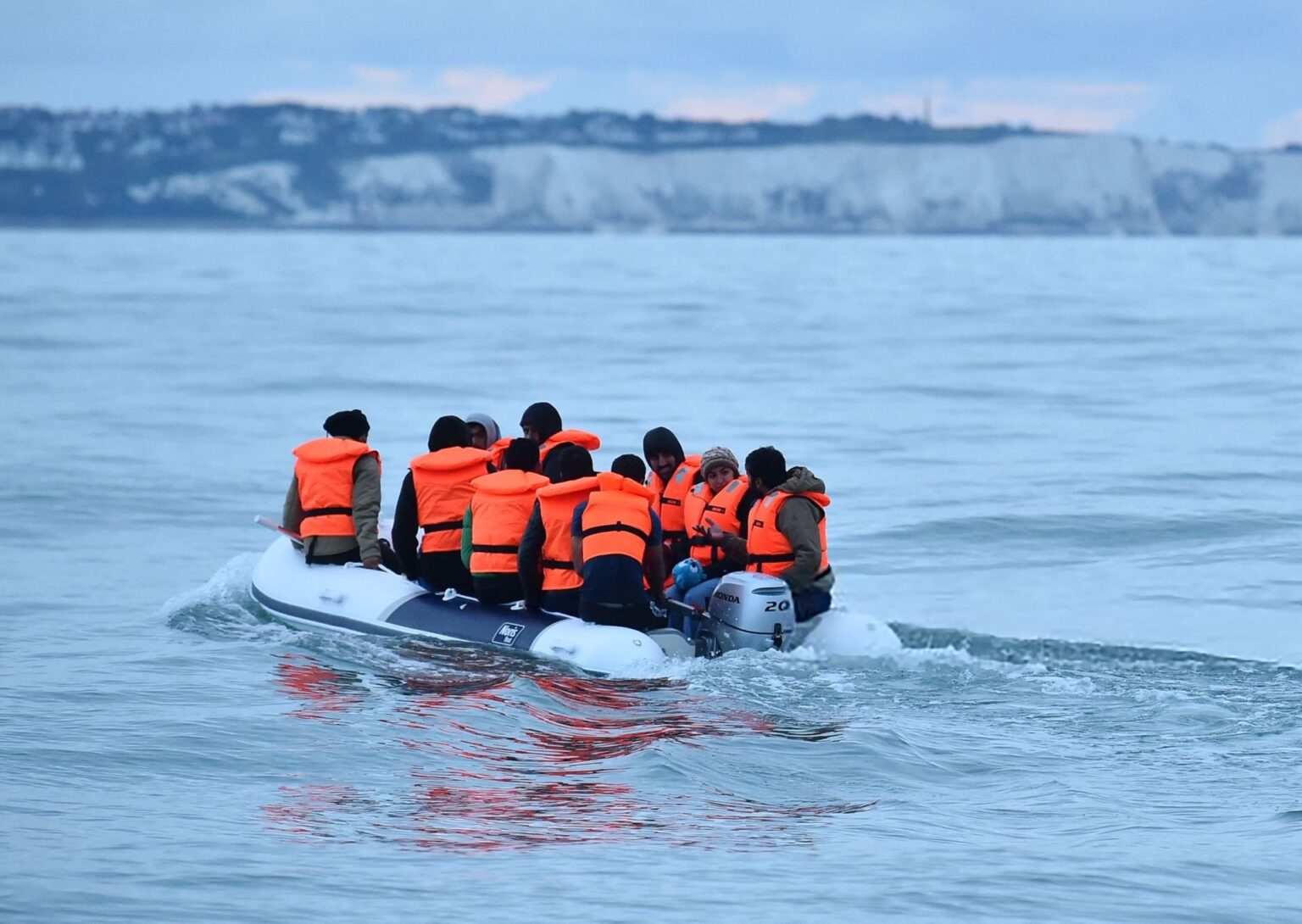 ترحيل أول لاجئ من بريطانيا إلى فرنسا بموجب اتفاق بين البلدين | أخبار ترحيل أول لاجئ من بريطانيا إلى فرنسا بموجب اتفاق بين البلدين | أخبار