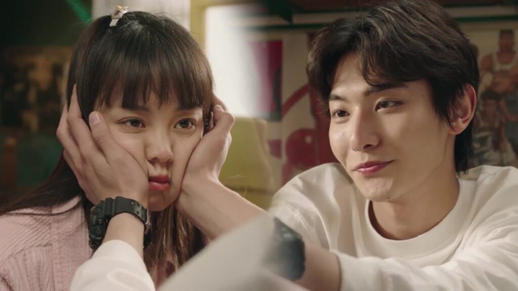 يقرر حبيبها ان يسافر و لا يريدها ان تحزن ❤️ (نهر يجري خلاله)