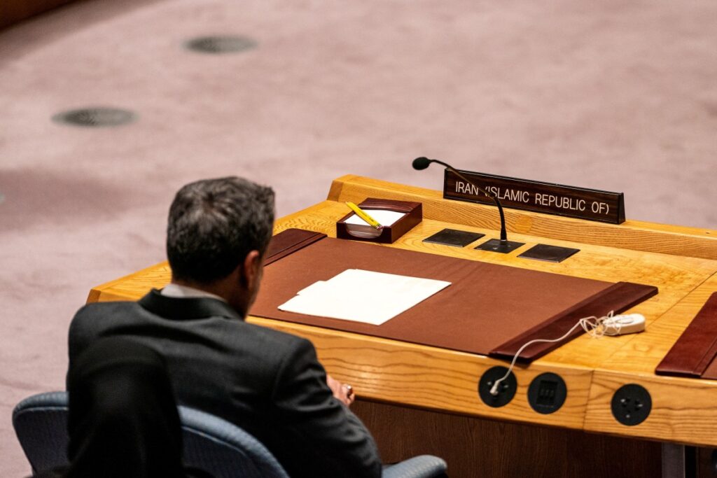 نظرة فاحصة-عودة محتملة لعقوبات الأمم المتحدة على إيران.. ماذا تخفي الساعات المقبلة؟