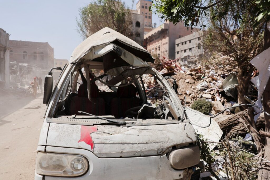 مقتل 2 وإصابة 48 جراء قصف إسرائيل صنعاء بعد هجوم بمسيرة في إيلات