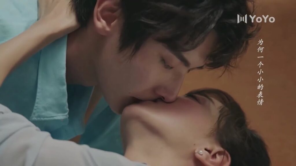 حتى وهي ثـملة لا تتوقف عن سرقت قلبـي💋❤️ (نهر يجري خلاله)