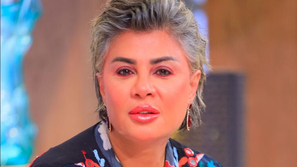 ترمي نفسها من البلكونة| رد ناري من مفيدة شيحة على الهجوم على شمس البارودي