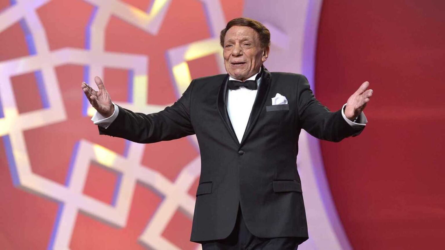 ظهور عادل إمام على “كرسي متحرك” يفجر مفاجأة.. ما الحقيقة؟ (صورة) جورج كلوني في رحلة اكتشاف الذات بفيلم "جاي كيلي" الجديد (فيديو)