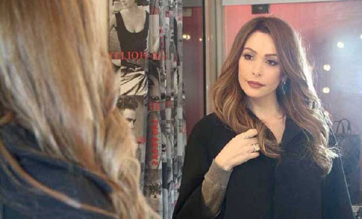 لماذا أثارت الفنانة أمل حجازي الجدل بعد خلعها الحجاب؟- (فيديو)