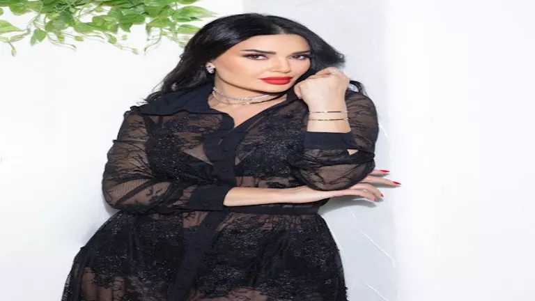 20 صورة لنجمات ارتدين فساتين بدون بطانة في عام 2025 20 صورة لنجمات ارتدين فساتين بدون بطانة في عام 2025