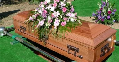 “أنا حى”.. شاب يثير الذعر بعد اقتحامه جنازته فى الأرجنتين "أنا حى".. شاب يثير الذعر بعد اقتحامه جنازته فى الأرجنتين