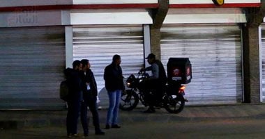 غدا آخر موعد لغلق المحال والمقاهى بالتوقيت الصيفى.. تغلق 10 مساءً غدا آخر موعد لغلق المحال والمقاهى بالتوقيت الصيفى.. تغلق 10 مساءً