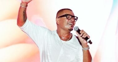 لماذا طعن عمرو دياب على حكم تغريمه 200 جنيه؟ أغنية عمرو دياب "بابا" تتخطى الـ 80 مليون مشاهدة على اليوتيوب