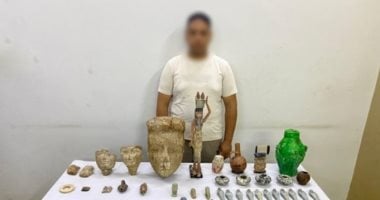 متحف أثرى.. الداخلية تضبط تاجرا فى المنيا بحوزته 577 قطعة أثرية.. صور