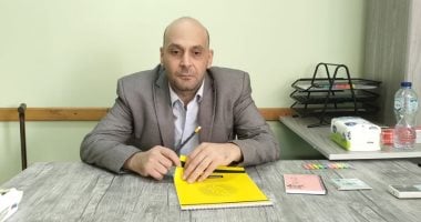 مصر لا تنسى الأبطال.. مكالمة إنسانية من الرئيس السيسي للطبيب فاقد بصره خلال كورونا مصر لا تنسى الأبطال.. مكالمة إنسانية من الرئيس السيسي للطبيب فاقد بصره خلال كورونا