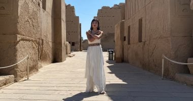 سائحة تركية تستمتع بزيارة معابد الأقصر بزي كليوباترا.. صور سائحة تركية تستمتع بزيارة معابد الأقصر بزي كليوباترا.. صور