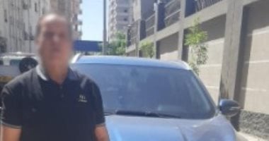 “صورتنى فشتمتها”.. اعترافات المتهم فى واقعة سب سيدة داخل سيارة أجرة "صورتنى فشتمتها".. اعترافات المتهم فى واقعة سب سيدة داخل سيارة أجرة