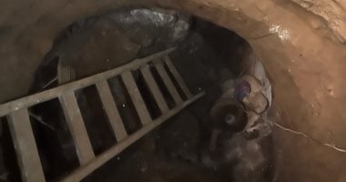 شاهد اللحظات الأولى للعثور على سرداب داخل مكتب صحة دشنا فى قنا