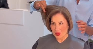 قصة ولوك جديد.. لقطة من أمام المرآة تكشف أحدث ظهور للفنانة القديرة بوسى