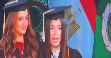 ملك أحمد زاهر تشارك صوراً مع شقيقتها ليلي من حفل تخرجهما