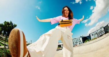 4 أبراج تعشق الاهتمام بمظهرها.. برج الثور يحب الفخامة والميزان يعشق الألوان 4 أبراج تعشق الاهتمام بمظهرها.. برج الثور يحب الفخامة والميزان يعشق الألوان