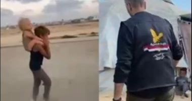 أول ظهور لجد طفلي النزوح في غزة: حفيدي حمل أخيه وهرب به من القصف.. فيديو