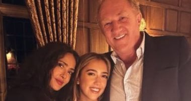 سلمى حايك تحتفل بعيد ميلاد ابنتها فالنتينا الـ18 فى أجواء ملكية.. صور