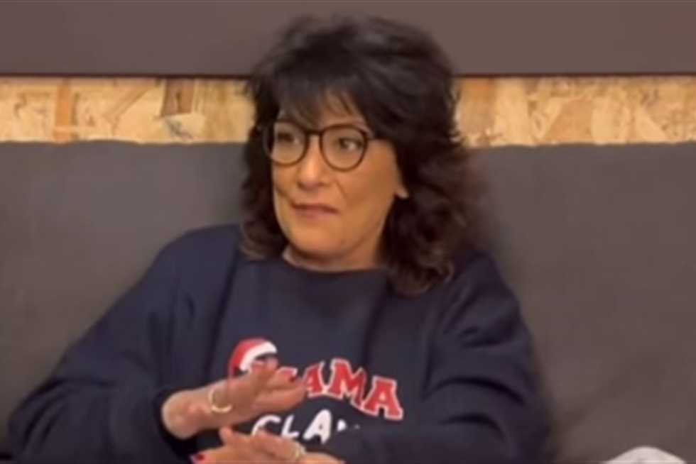 «8 سنين مش بمشي».. سماح أنور تستعيد ذكريات إصابتها في حادث التسعينيات