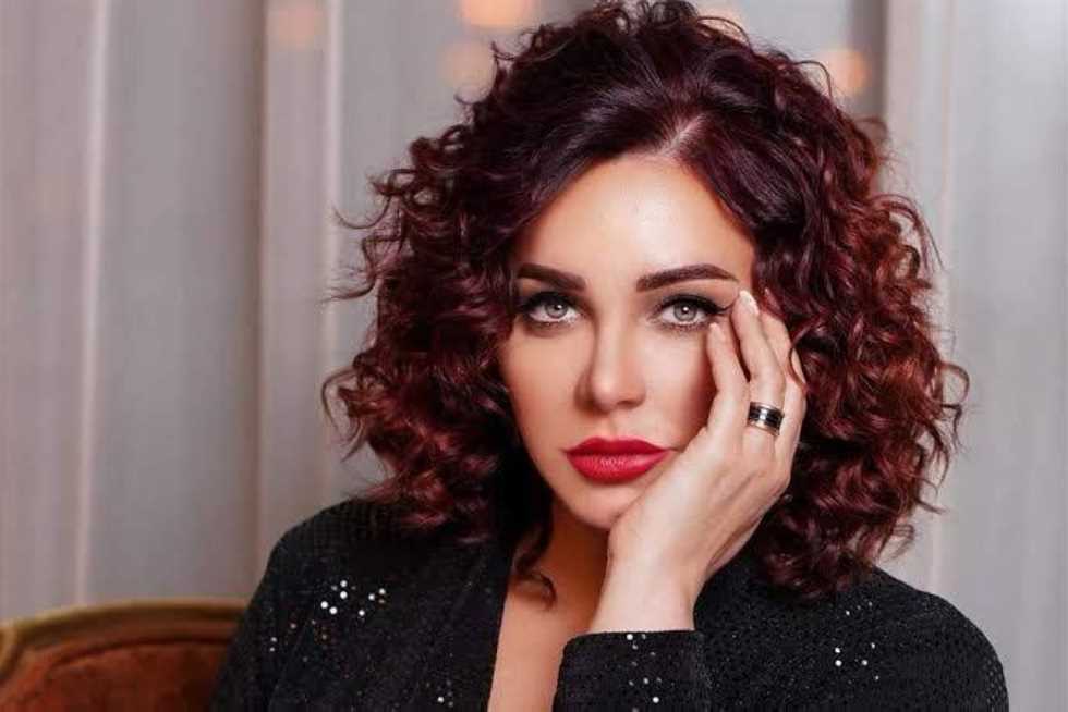 سلاف فواخرجي ترد على تصريحات سلوم حداد بشأن اللغة الفصحى للفنانين المصريين