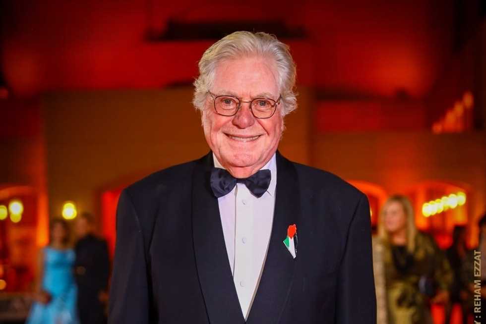 حسين فهمي: رفضت عقد رعاية بمليون دولار لـ مهرجان القاهرة بسبب موقف وطني (تفاصيل)