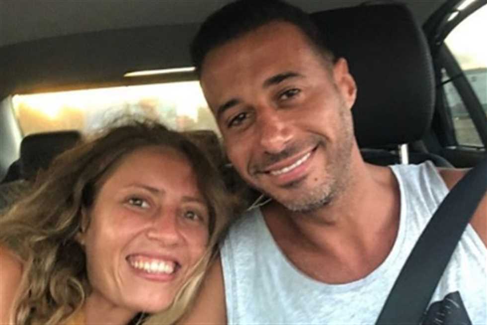 أحمد السعدني يتذكر طليقته: «كبِرت 15 سنة لحظة وفاتها»