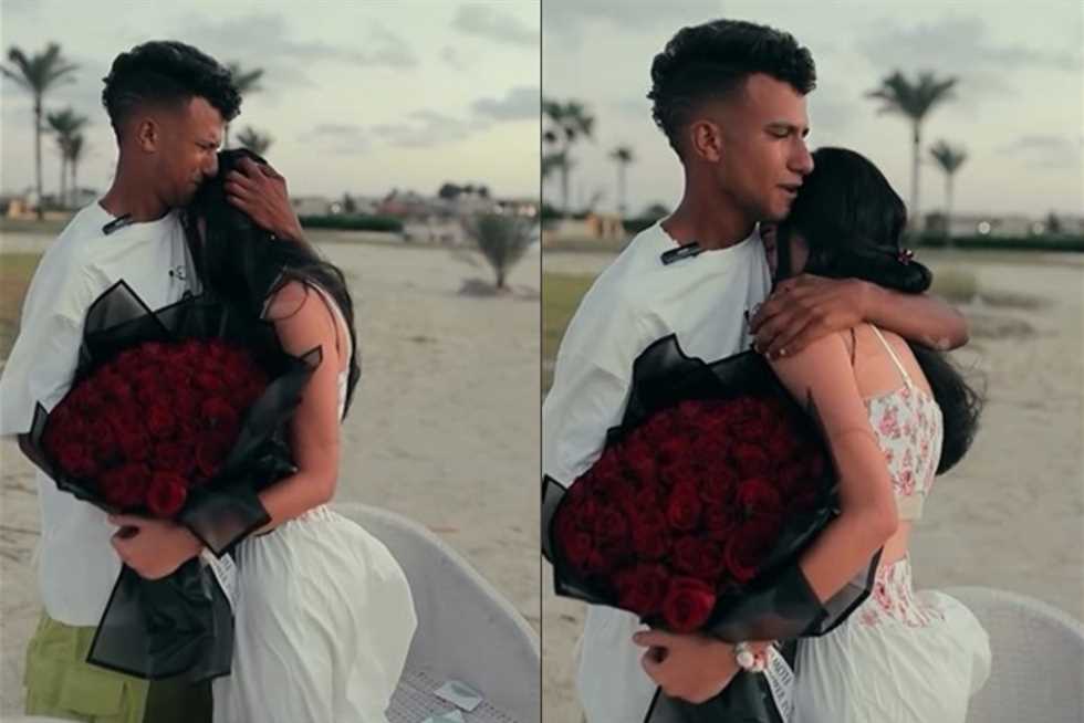 بـ الدموع والورود.. عصام صاصا يعتذر لـ زوجته على شاطئ البحر