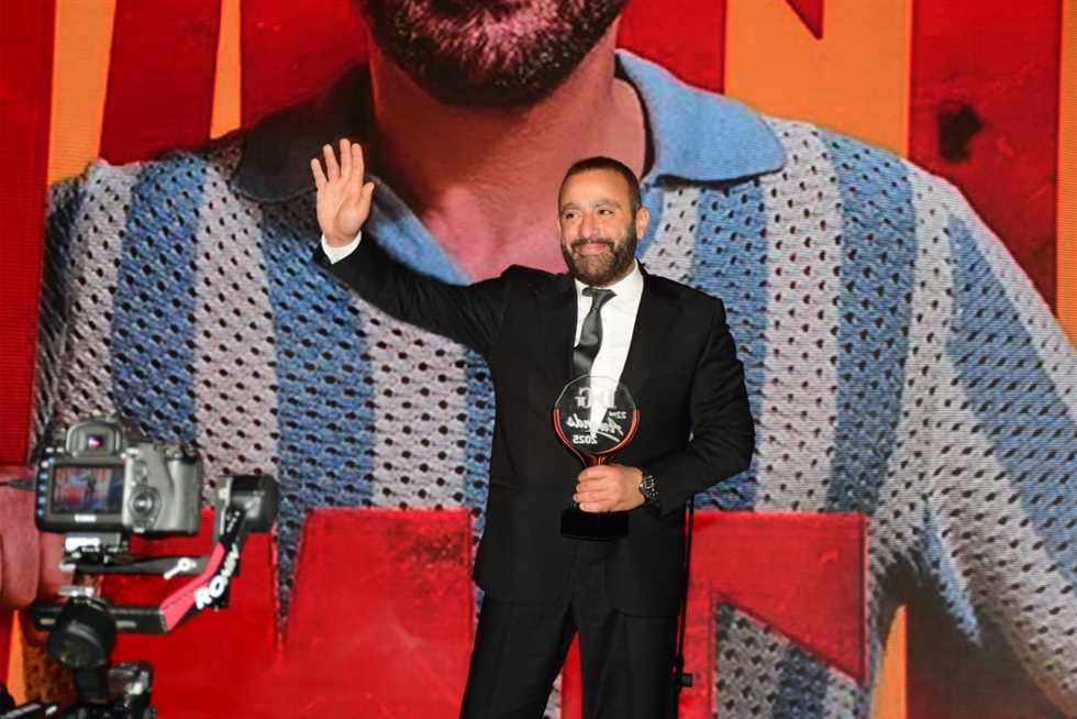 فقدت كل شيء وكان لازم أكمل المشوار.. أحمد السقا بعد تكريمه في دير جيست فقدت كل شيء وكان لازم أكمل المشوار.. أحمد السقا بعد تكريمه في دير جيست