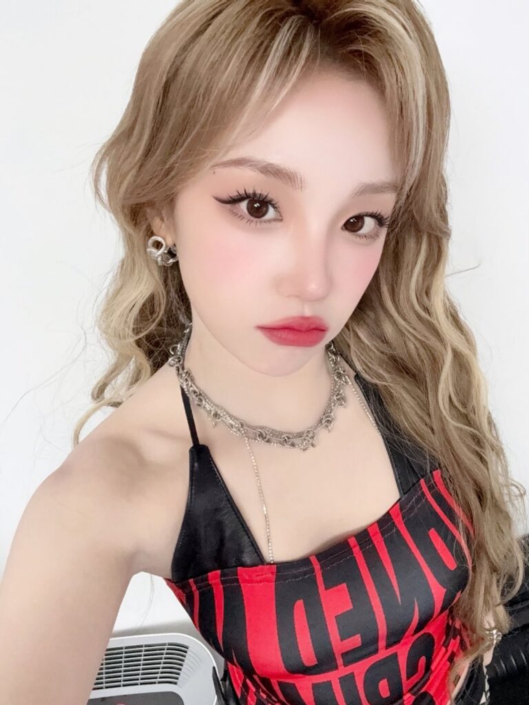 250927 التحديث الرسمي - Yuqi في 2025 Yuqi Fan -Con Superstar 琦妙夜