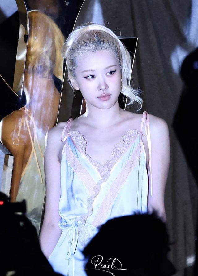 250929 Rosé @ Saint Laurent Paris Week