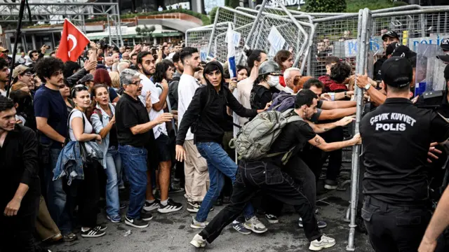 احتجاجات في مدينة إسطنبول التركية