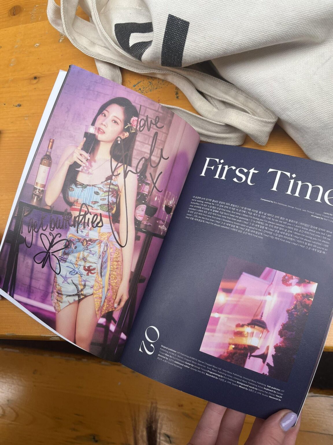 250918 يظهر اليشم دعم Taste of Love اليوم في توقيع معجبين لندن