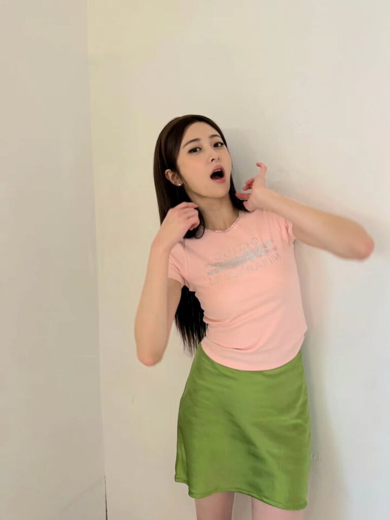 250906 Huh Unigen Instagram Update Feat. مياواكي ساكورا و (دانييل غويزيو (مؤسس "جويزيو")