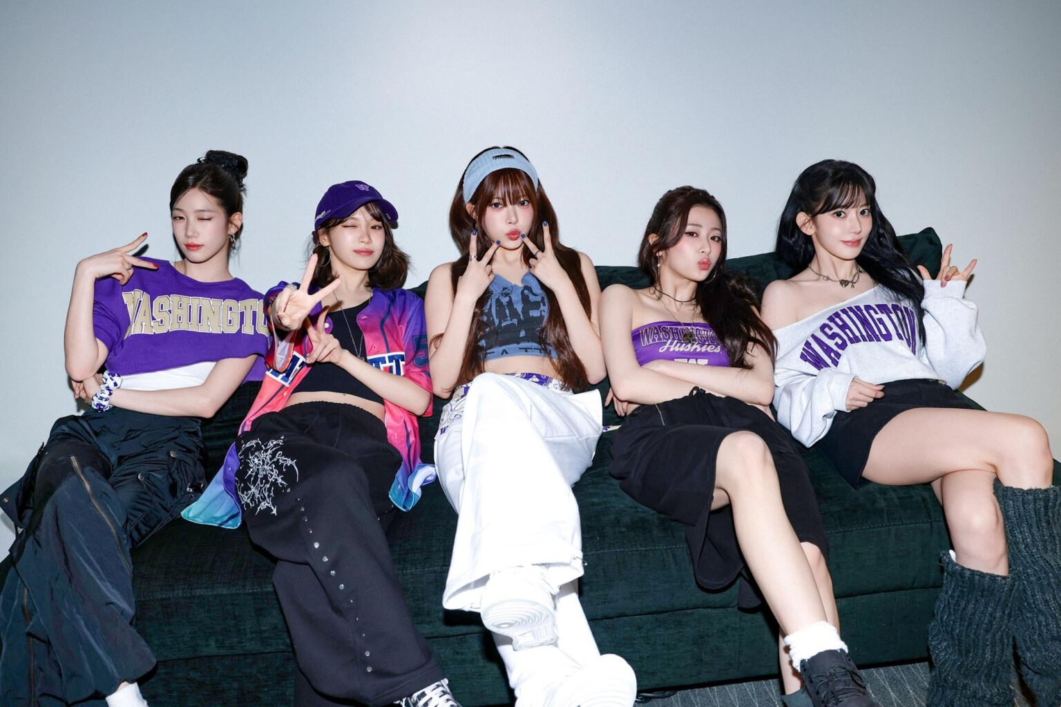 Lesserafim في Seattle UW Gear