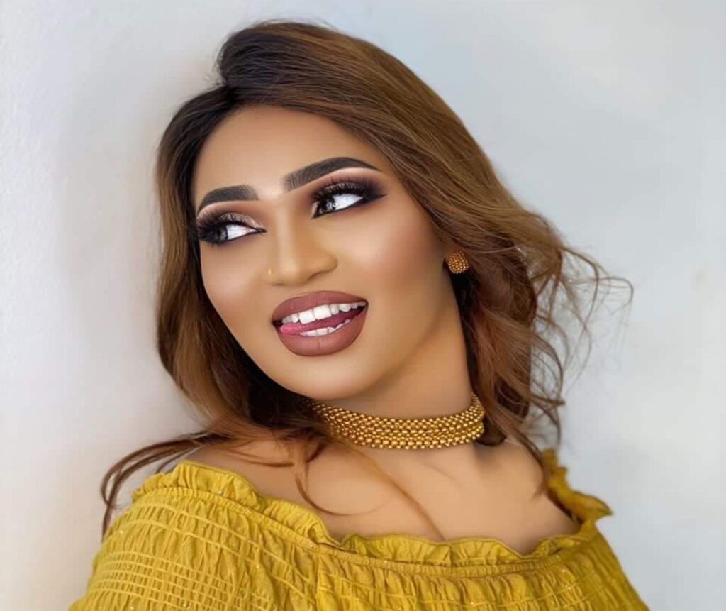 الفنانة السودانية عشة الجبل تشعل أزمة فنية وتواجه بلاغًا رسميًا بعد تصريحات بحق الحوت الفنانة السودانية عشة الجبل تشعل أزمة فنية وتواجه بلاغًا رسميًا بعد تصريحات بحق الحوت