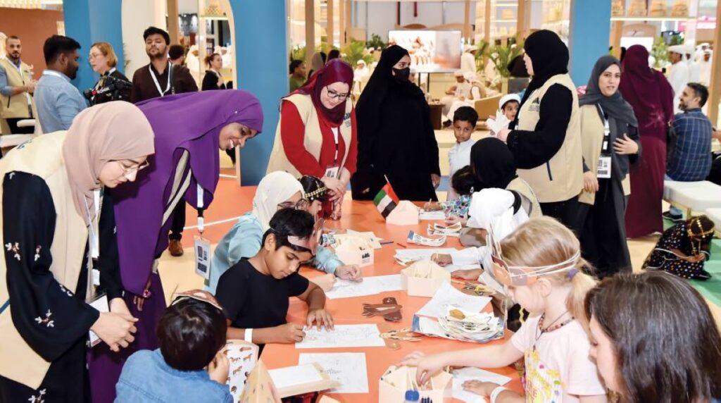 أنشطة «أبوظبي الدولي للصيد والفروسية» تعزز الموروث الثقافي بين الأجيال Al Bayan