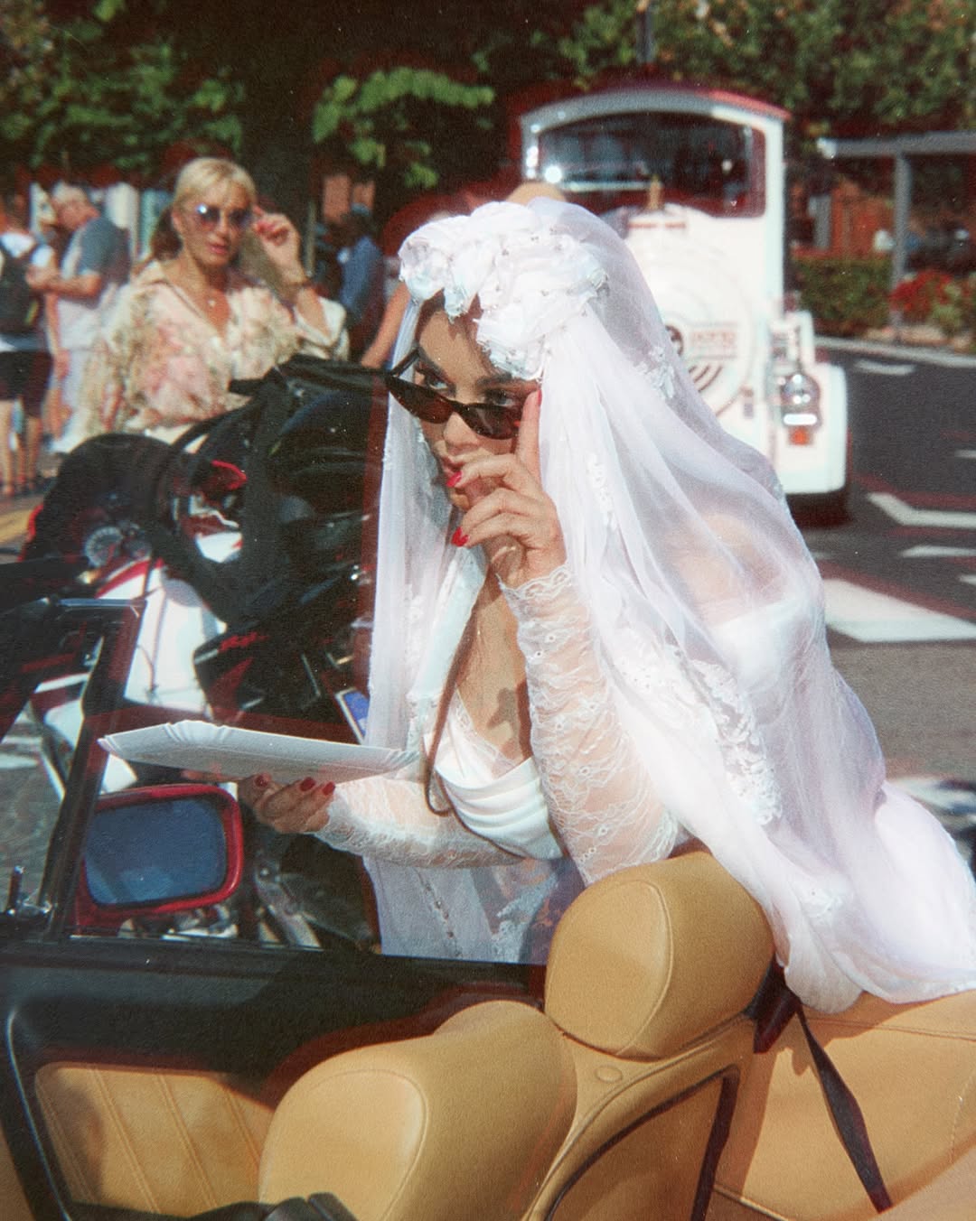 فستان زفاف هيفاء وهبي في فيديو كليب اغنية توأم حياتي (انستغرام)