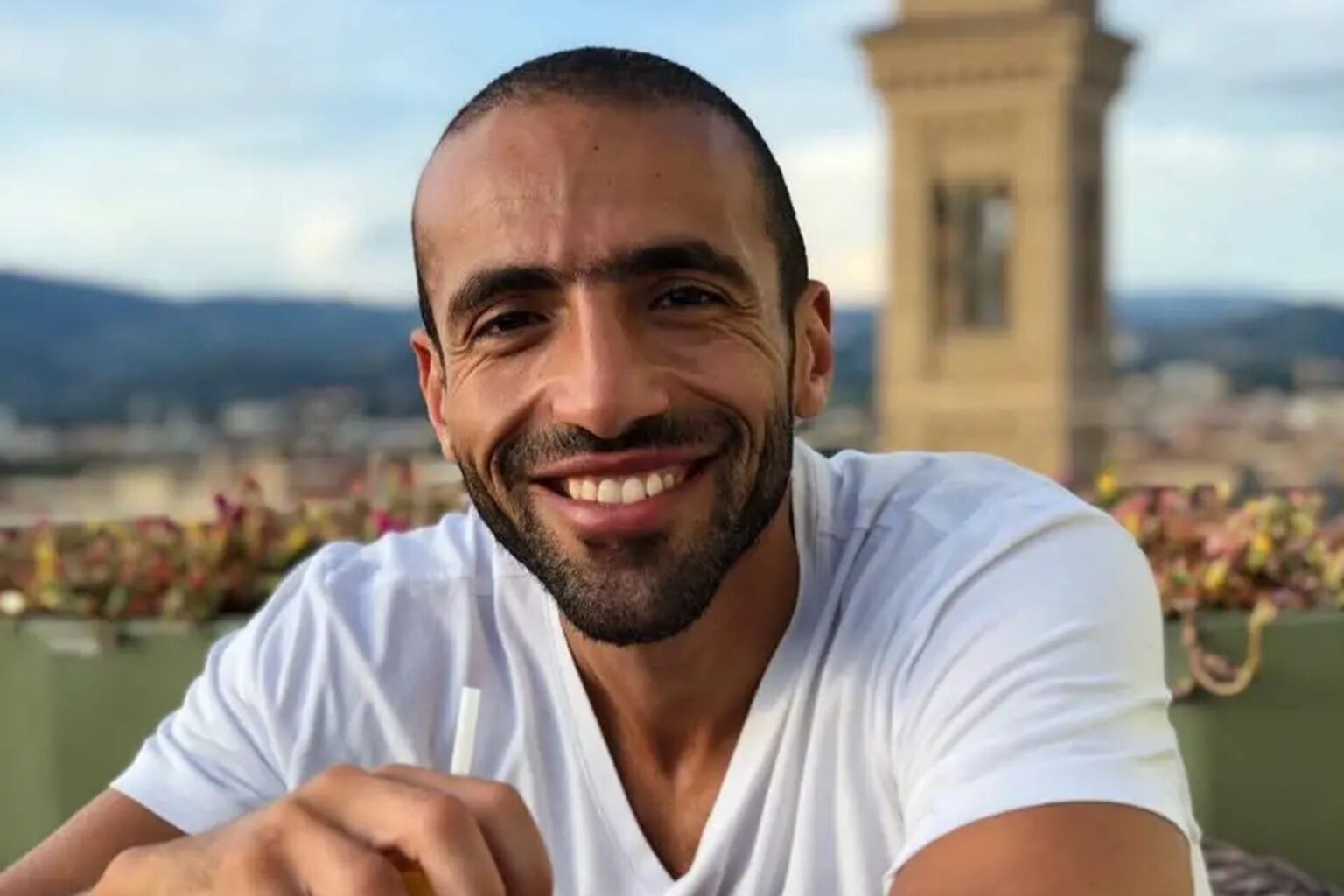 وفاة المطرب المصري الشاب عمرو ستين | فن