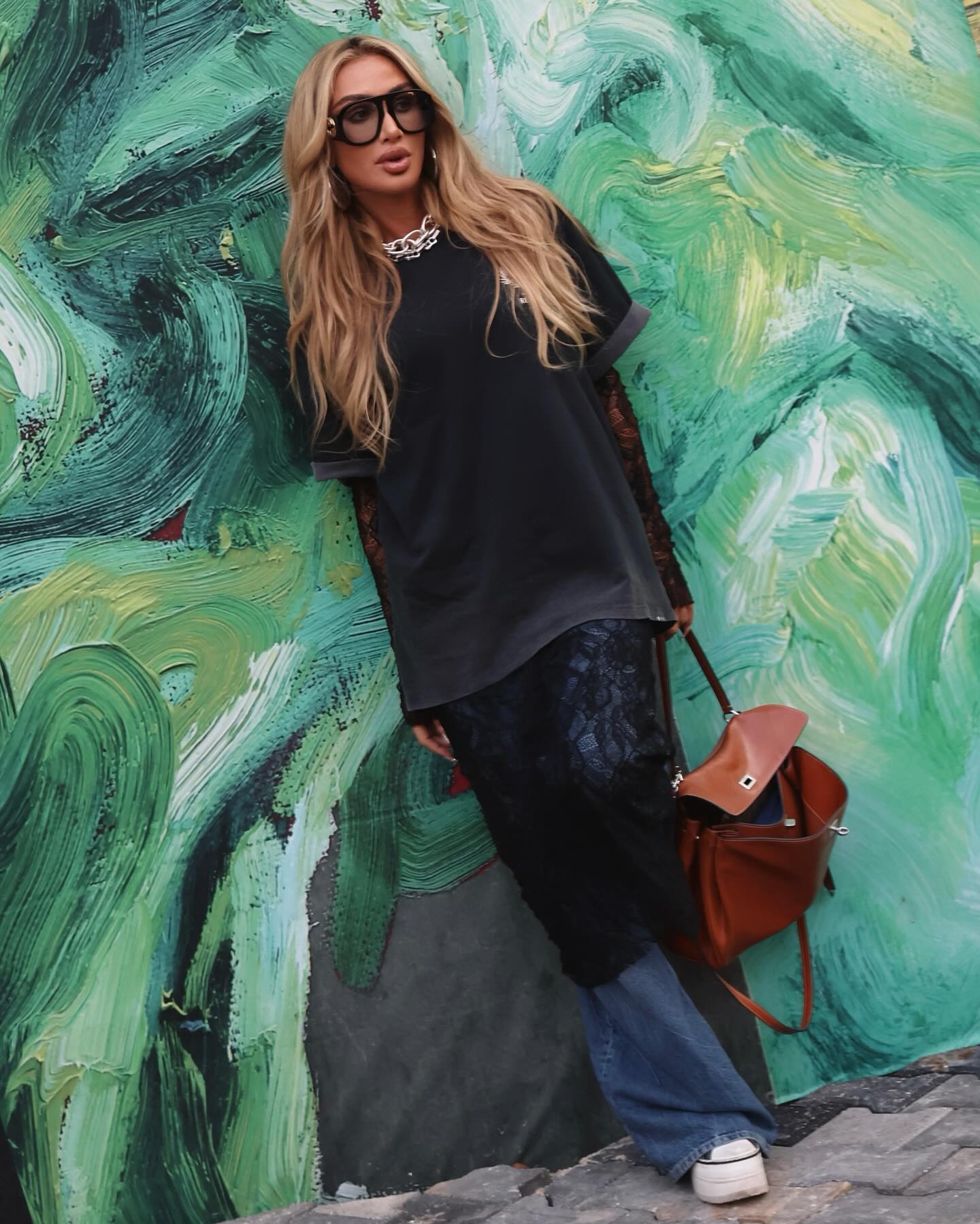 مايا دياب في شوارع بيروت (إنستغرام)