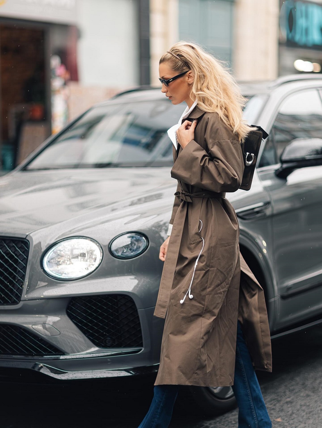 بيلا حديد بنمط الكاجوال (إنستغرام)