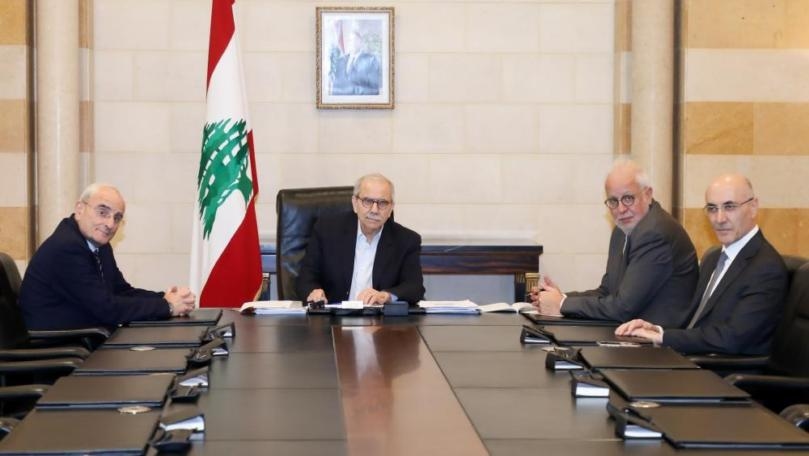 سلام لوزير الدفاع: “أين الجيش؟ وما شفنا هالشي!” سلام لوزير الدفاع: "أين الجيش؟ وما شفنا هالشي!"