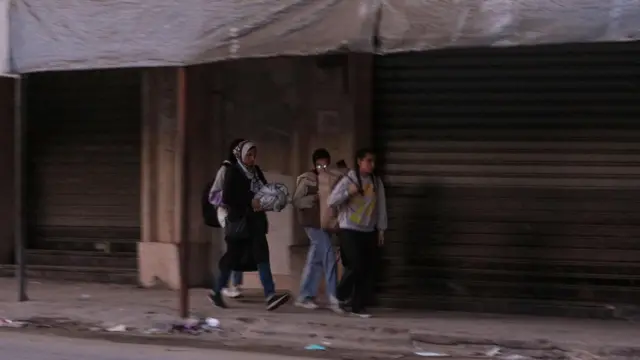 نزوح فلسطيني داخلياً أثناء عملية عسكرية إسرائيلية في مدينة غزة، قطاع غزة، 28 سبتمبر/أيلول 2025.