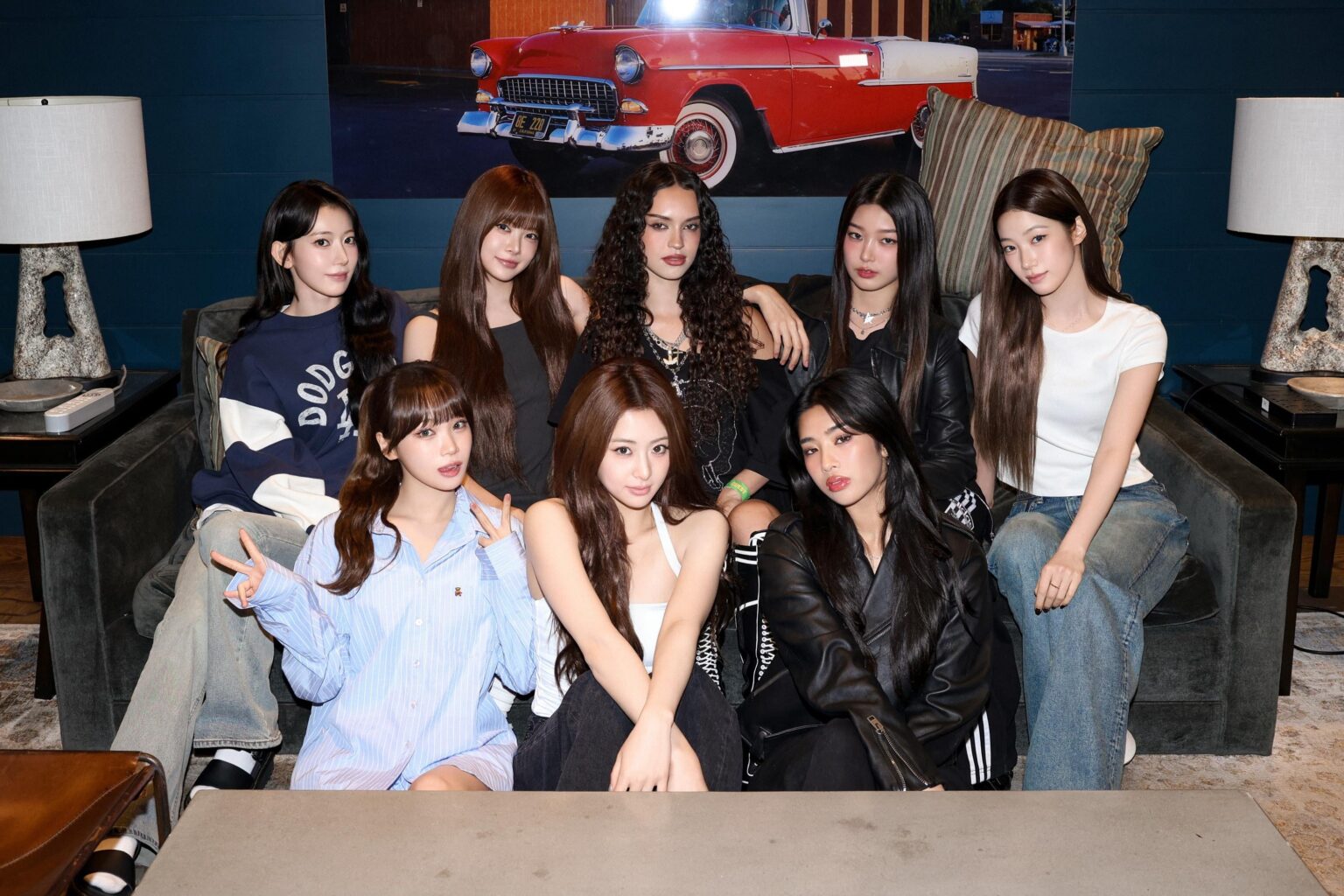 250919 Katseyeworld Twitter Update مع Le Sserafim (الفذ. Katseye Sophia ، Daniela & Yoonchae)