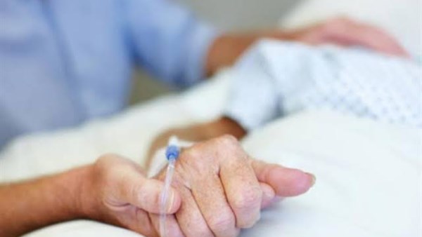 "600 ألف جنيه في 6 أيام".. أب يبكي ويستغيث بوزير الصحة بعد وفاة ابنه بمستشفى خاص