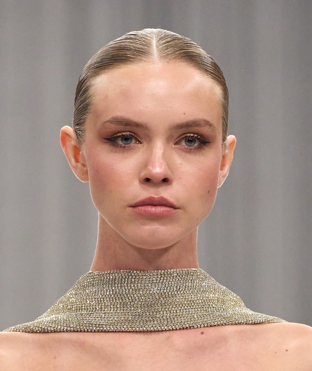 لمسات جمالية عصرية من اليوم الأول لأسبوع نيويورك للموضة