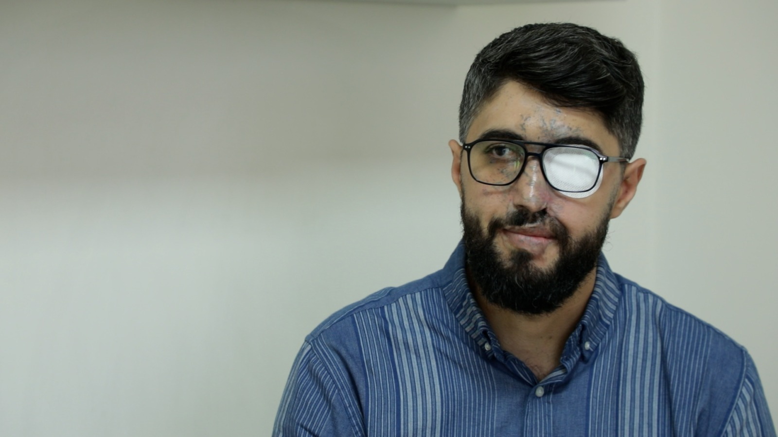 حسن نصر الدين خلال المقابلة معه