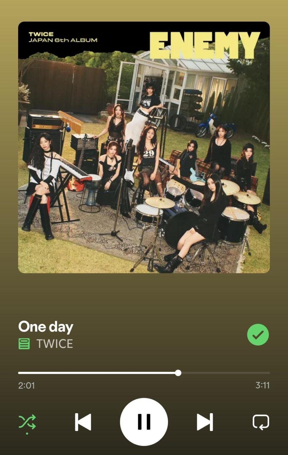 هل أنا الوحيد الذي لا يستطيع الحصول على ما يكفي من هذه الأغنية؟