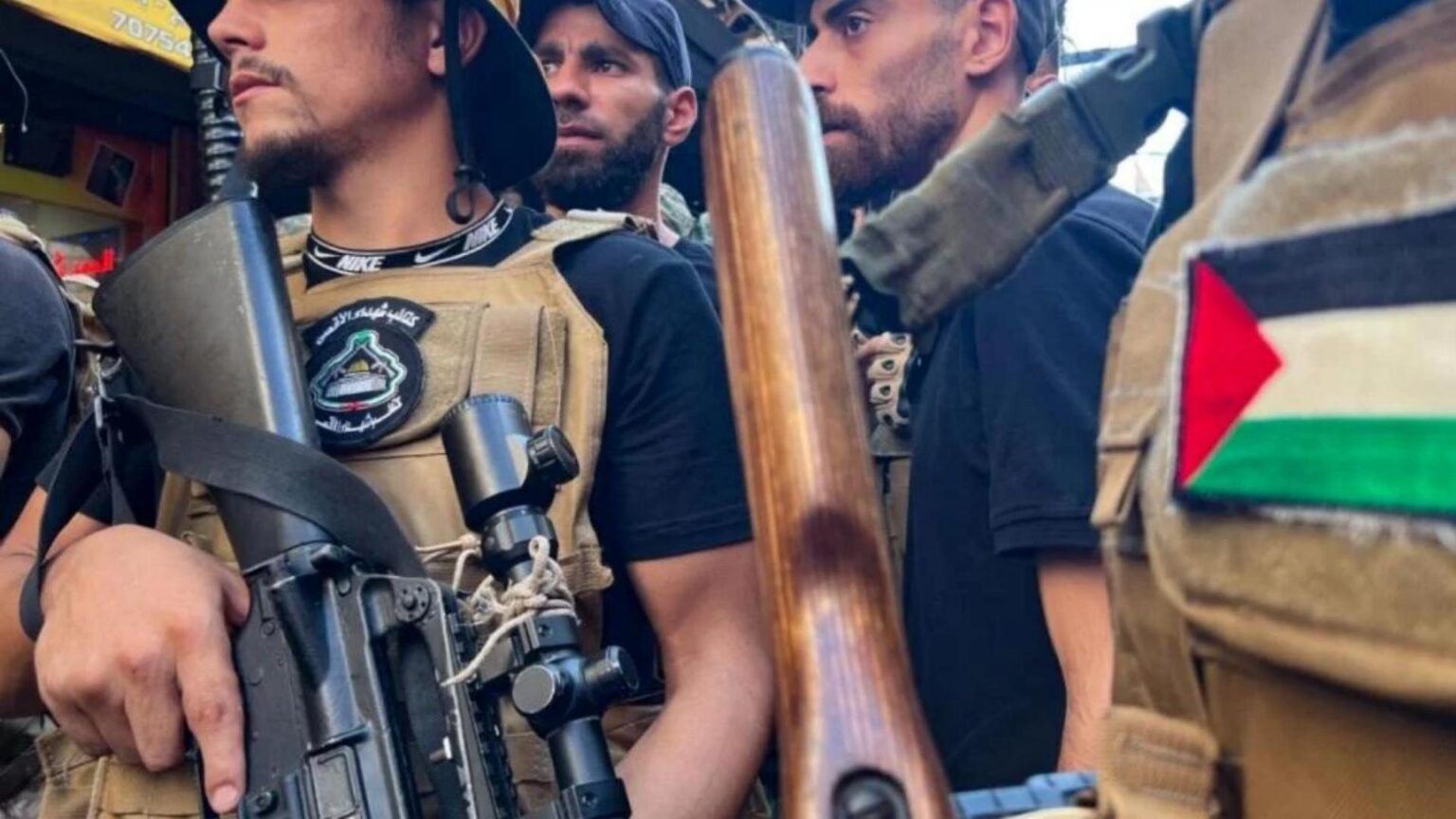 خطر "حماس" على المخيّمات