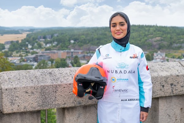 «فريق 2050» يشارك في بطولة العالم لزوارق «الفورمولا4» «فريق 2050» يشارك في بطولة العالم لزوارق «الفورمولا4»